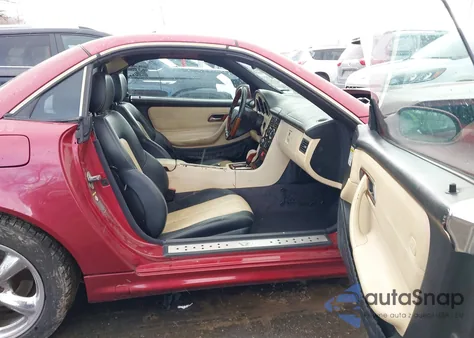 2001 Mercedes-Benz Slk 320 z USA, uszkodzony, nr VIN WDBKK65F01F198210